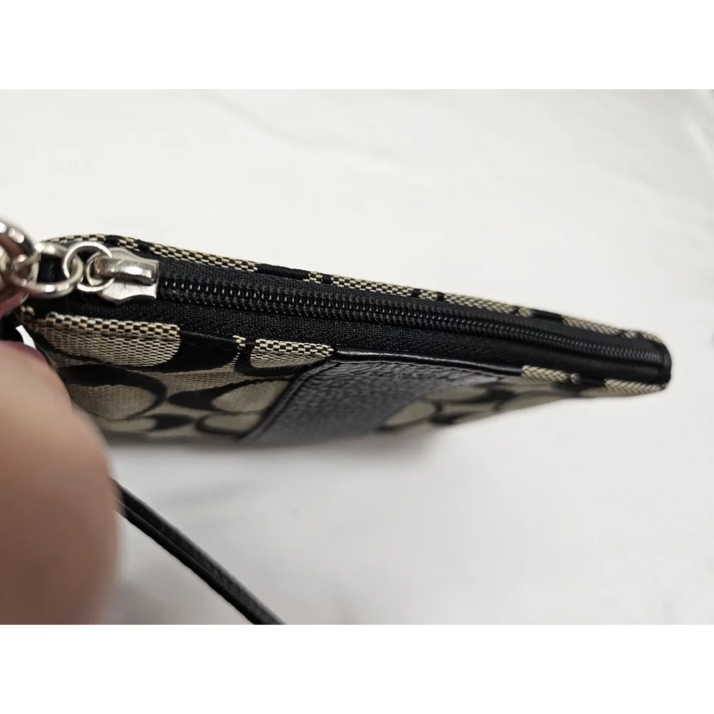 Coach Corner Zip Wallet Wristlet‎ Grey Black Signature Brand - EUC